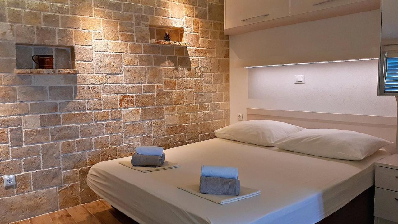 Stone House Bonaca Apartment Baska Voda Luaran gambar