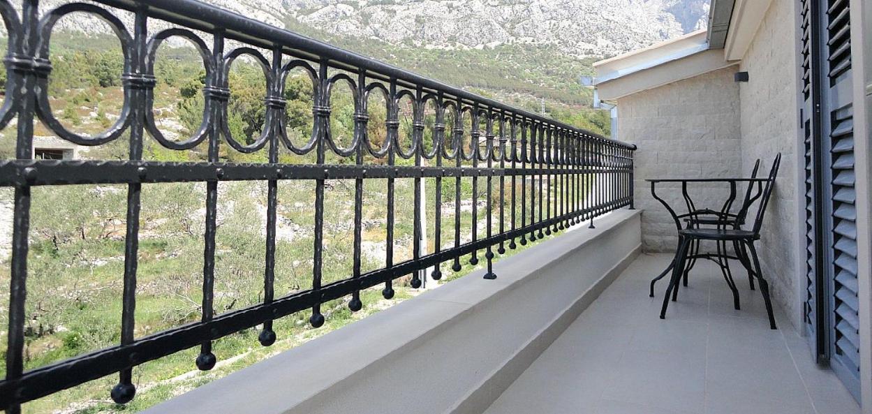 Stone House Bonaca Apartment Baska Voda Bilik gambar