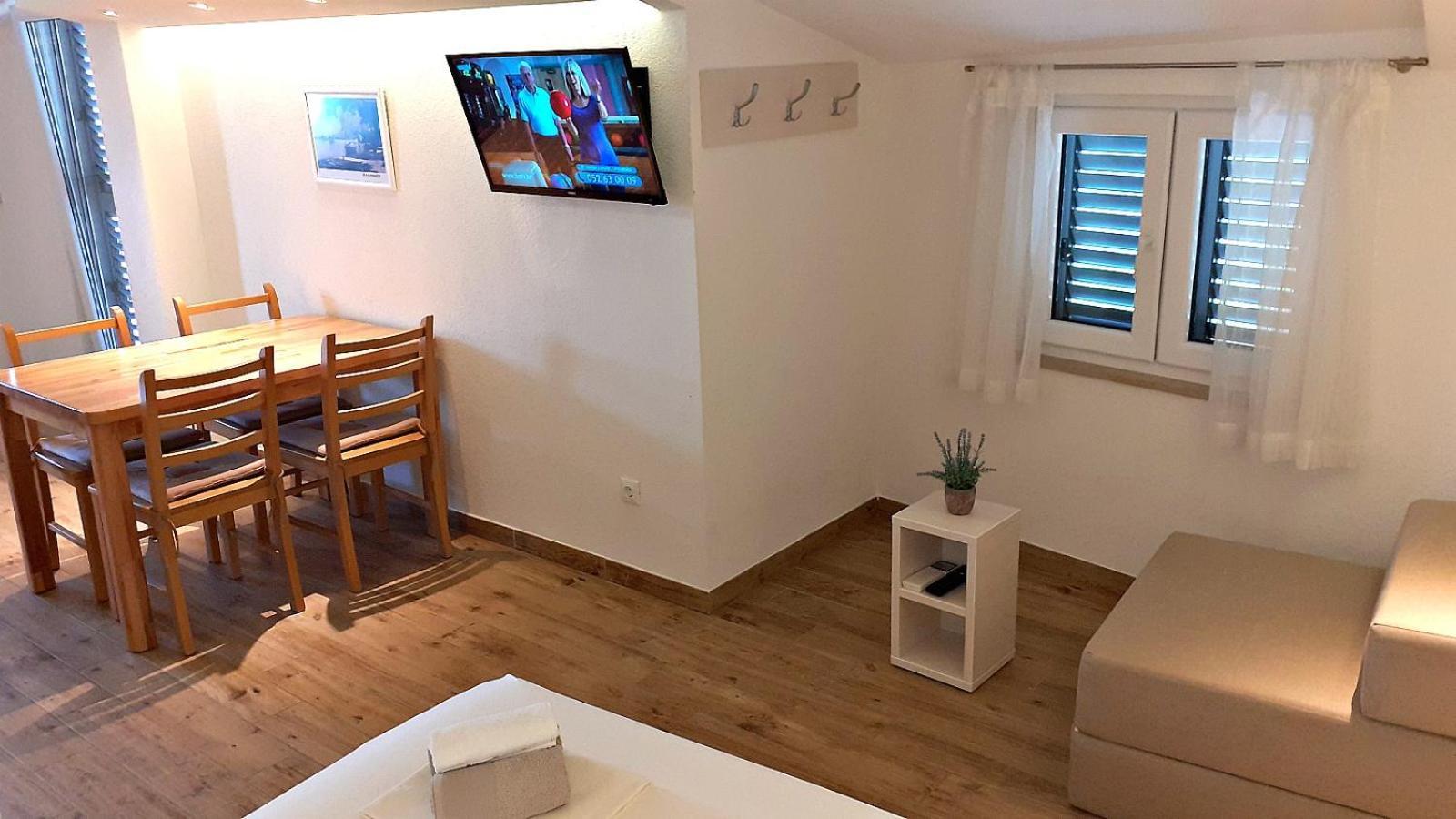 Stone House Bonaca Apartment Baska Voda Bilik gambar
