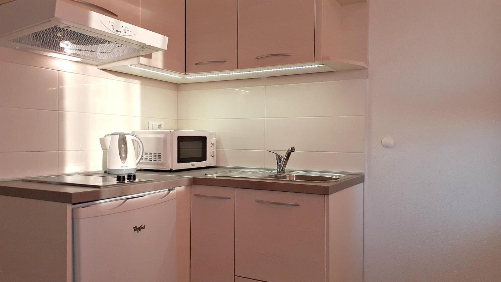 Stone House Bonaca Apartment Baska Voda Bilik gambar