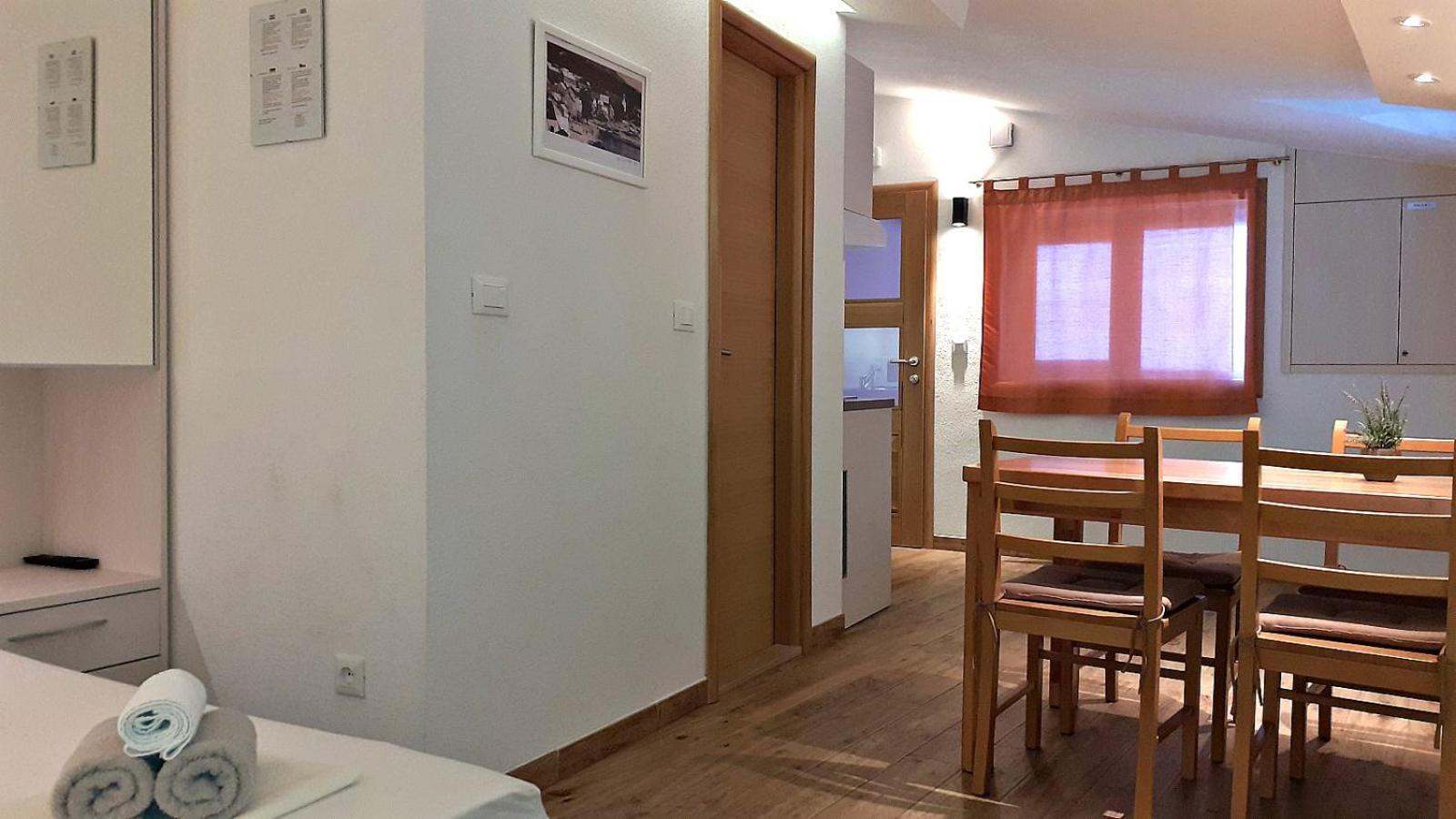 Stone House Bonaca Apartment Baska Voda Bilik gambar