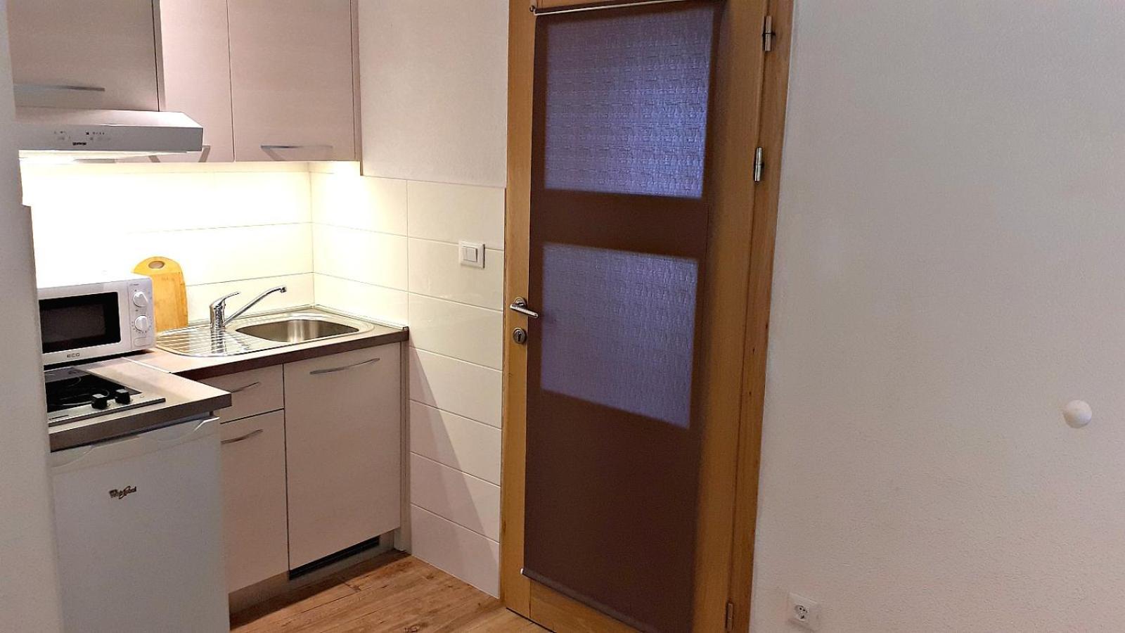 Stone House Bonaca Apartment Baska Voda Bilik gambar