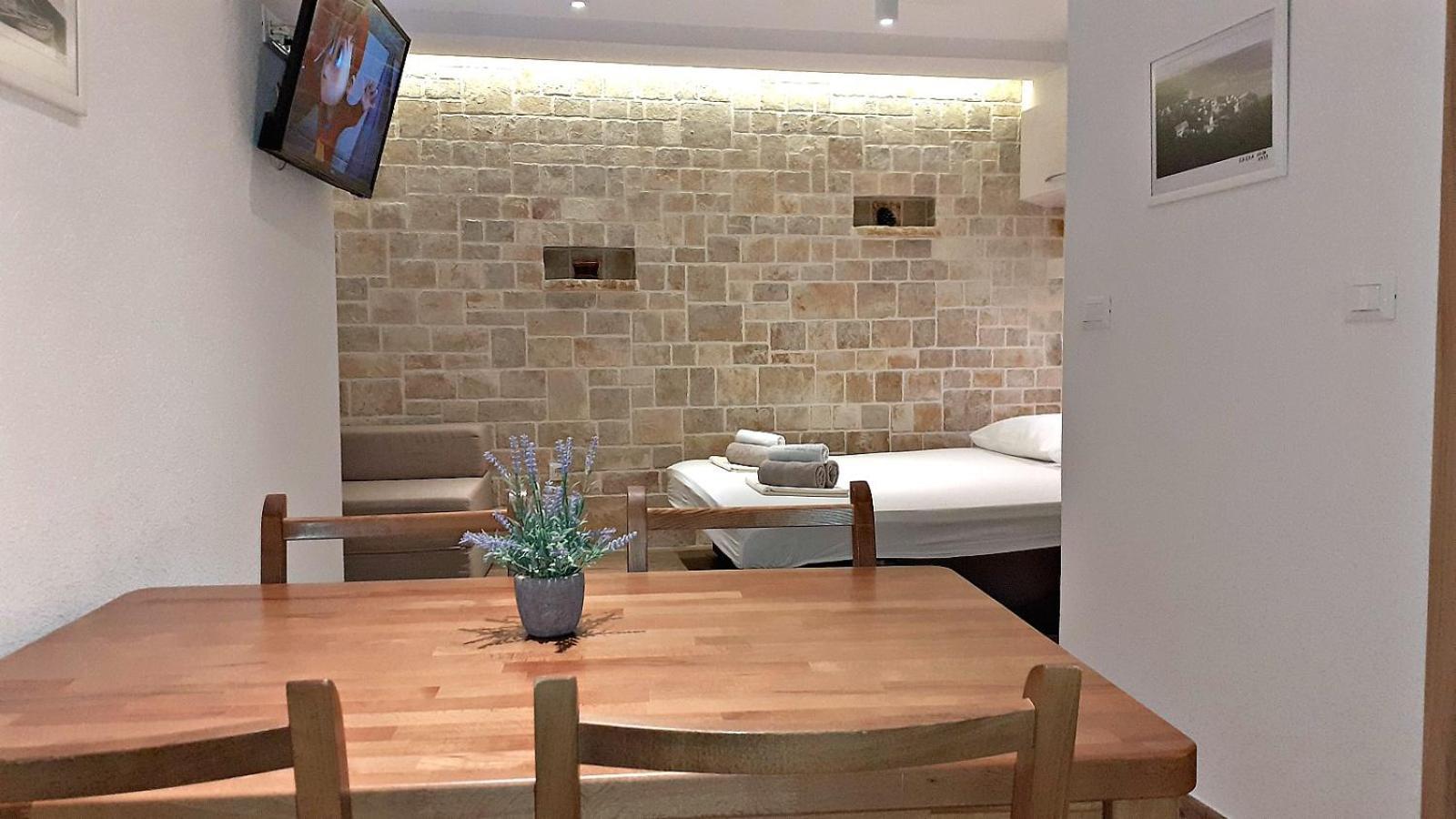 Stone House Bonaca Apartment Baska Voda Bilik gambar