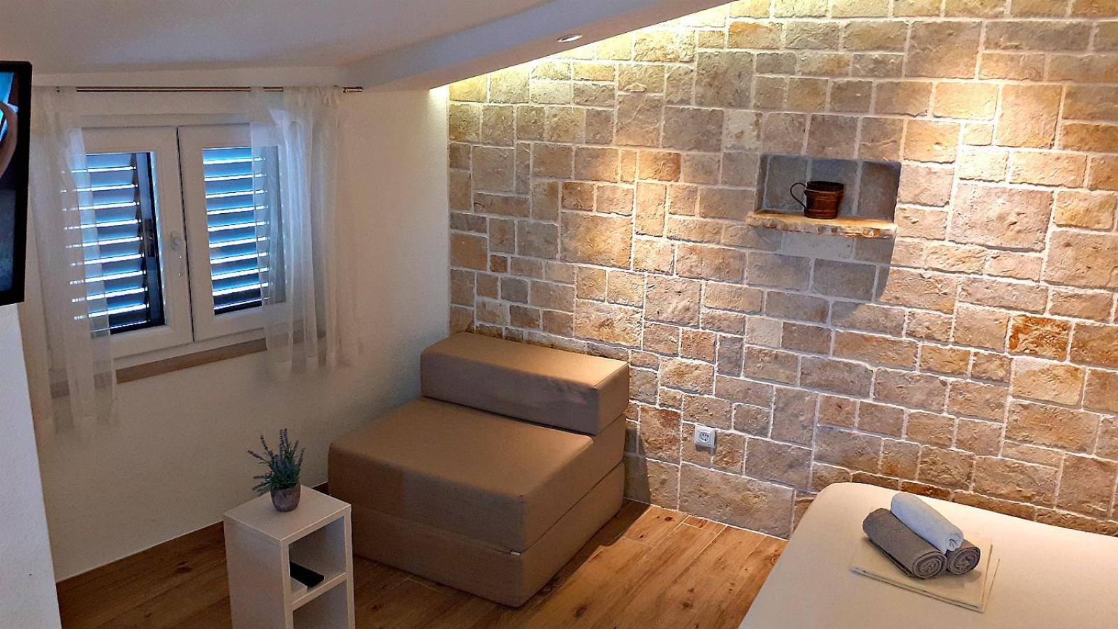 Stone House Bonaca Apartment Baska Voda Bilik gambar