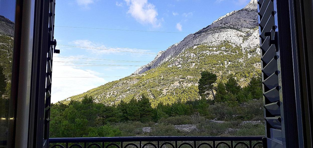 Stone House Bonaca Apartment Baska Voda Bilik gambar