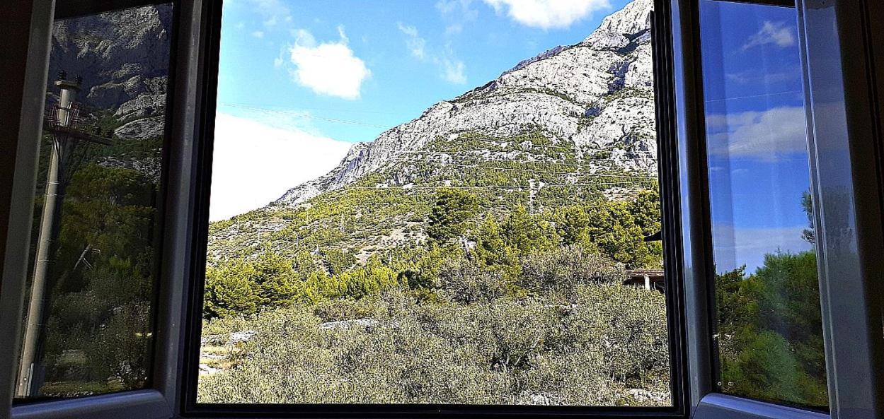 Stone House Bonaca Apartment Baska Voda Bilik gambar