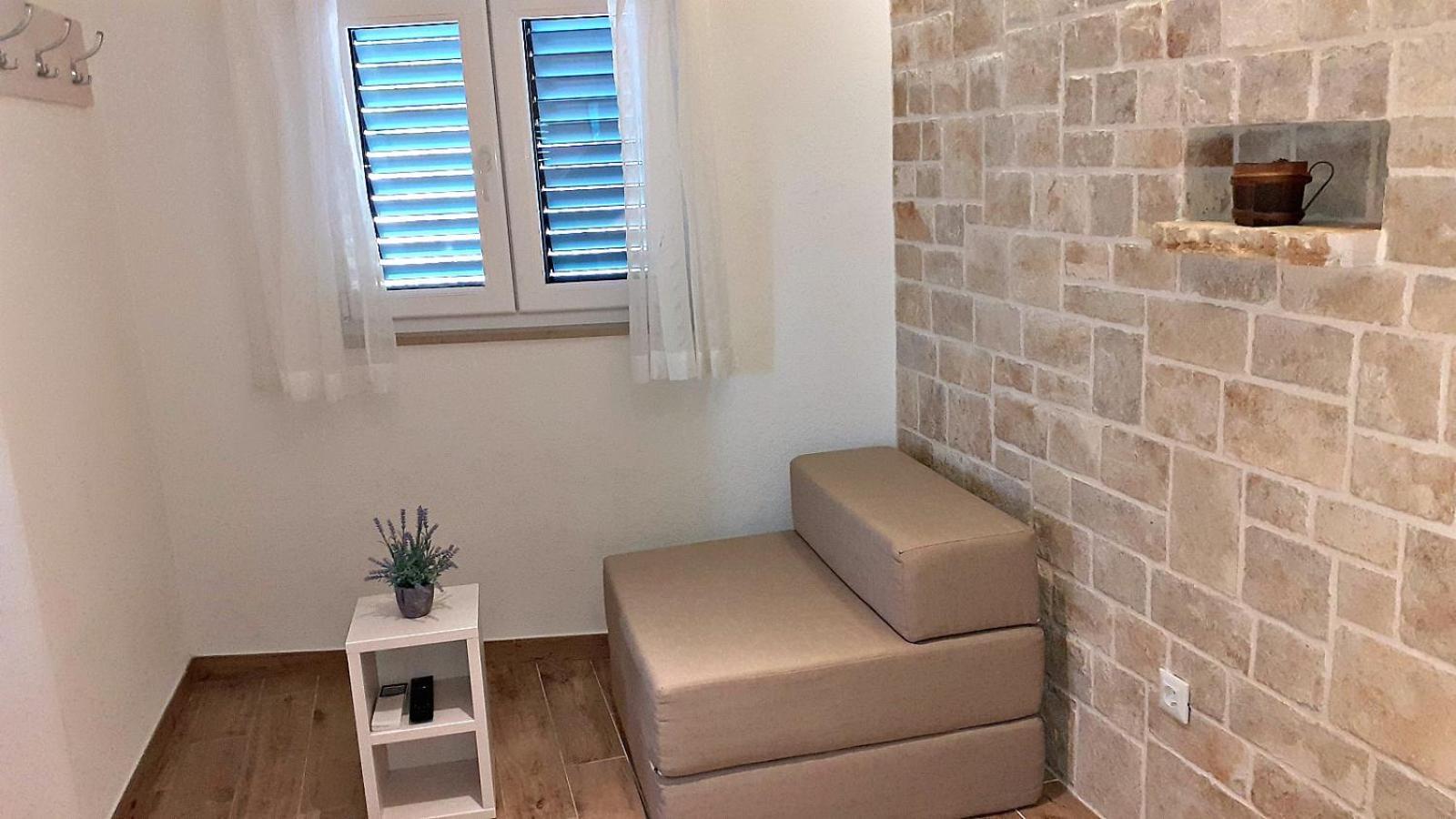 Stone House Bonaca Apartment Baska Voda Bilik gambar