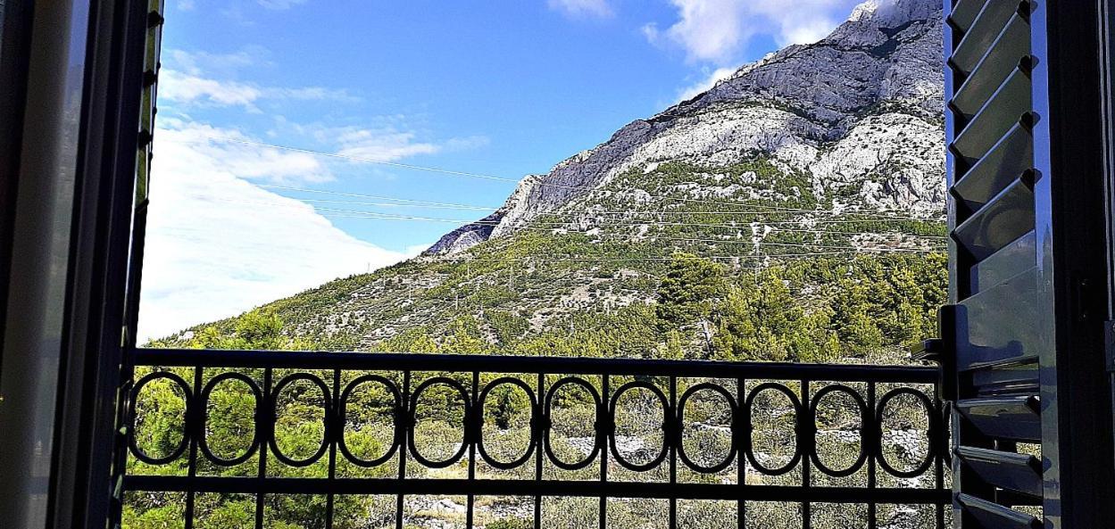 Stone House Bonaca Apartment Baska Voda Bilik gambar