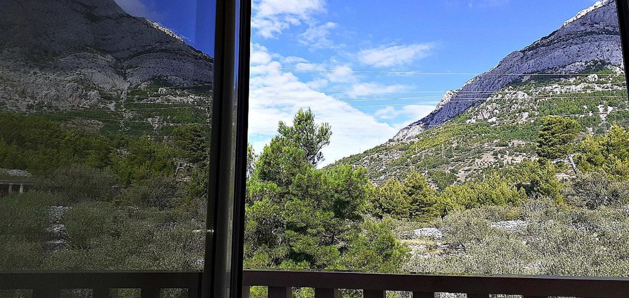 Stone House Bonaca Apartment Baska Voda Bilik gambar